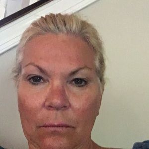 Meet your Posher, Carla